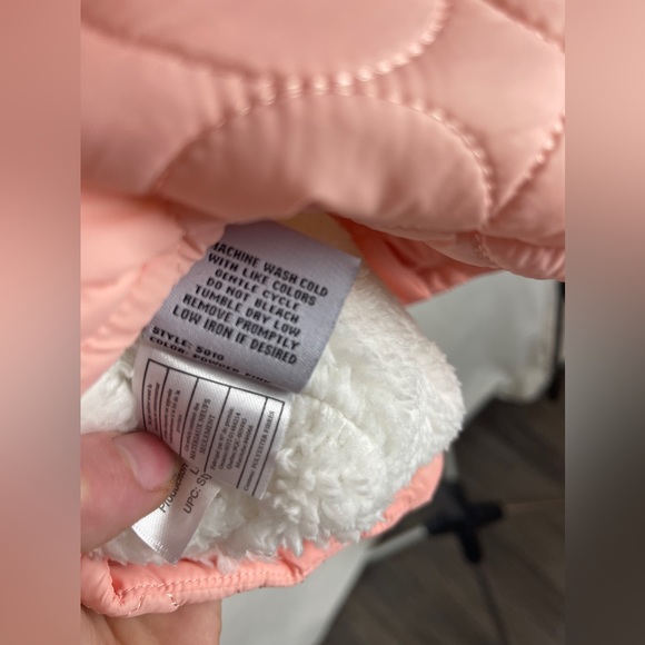 Urban Republic Pink Quilted Vest with Faux Sherpa Size 24 Months NWT - Picture 12 of 12